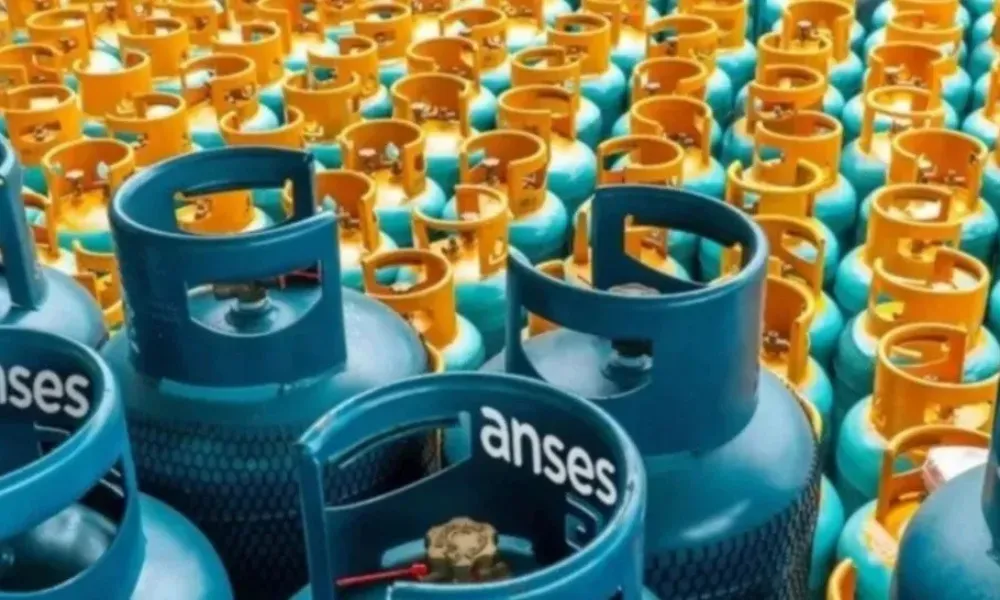 Gas