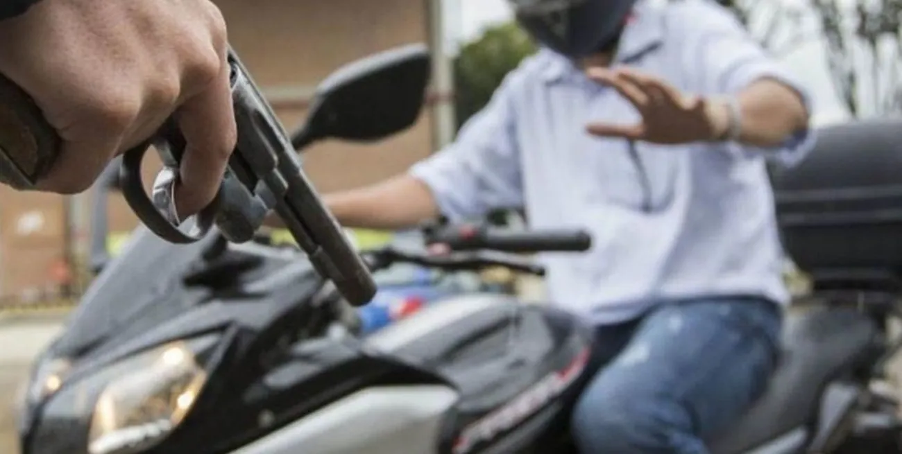 Robo de moto a mano armada