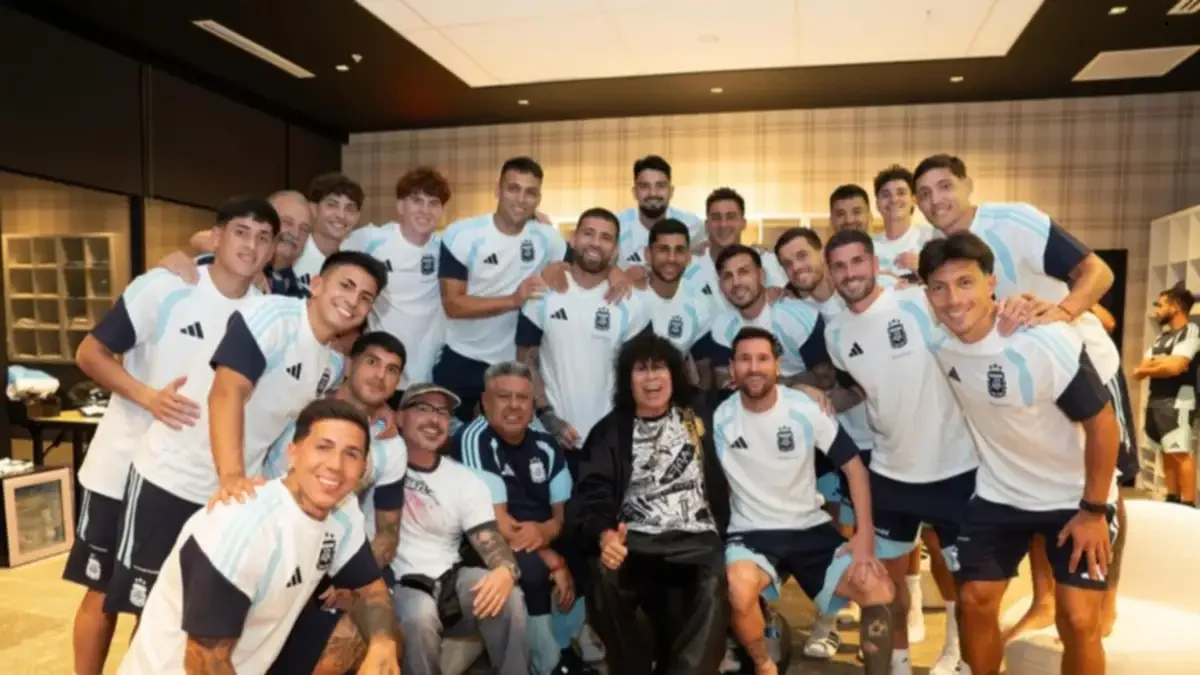La selección Argentina con La Mona Jiménez
