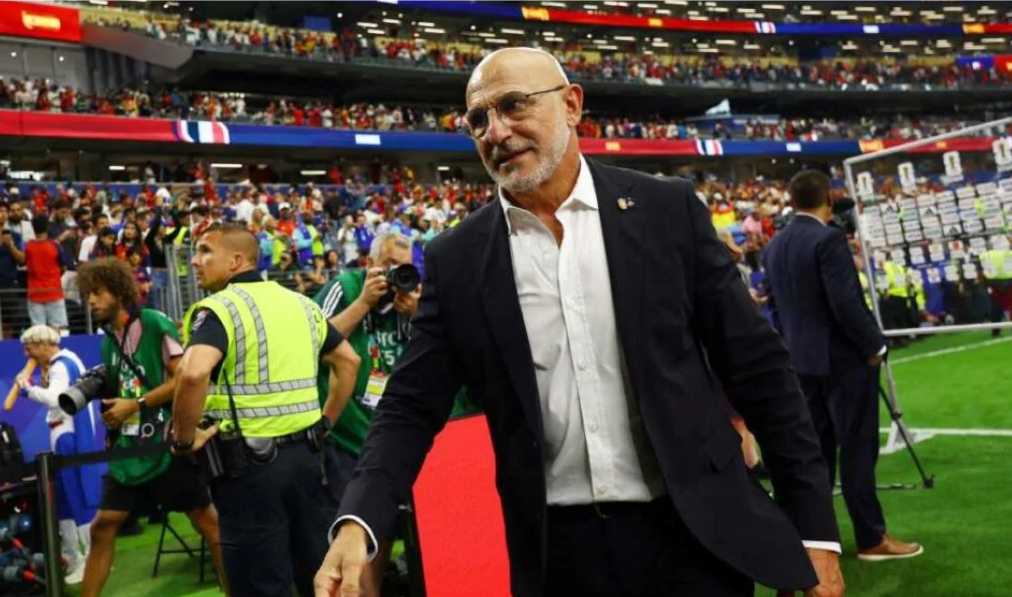 El entrenador Luis De La Fuente celebró la victoria sobre Francia.
