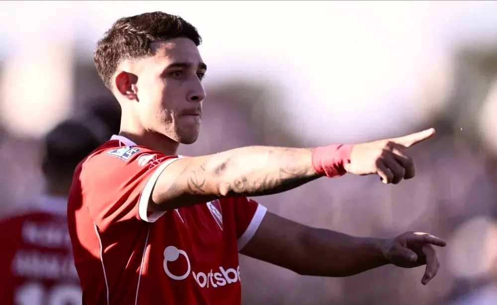 El Rojo cortó una racha incómoda, sumó su primer triunfo del año y se metió en zona de playoffs