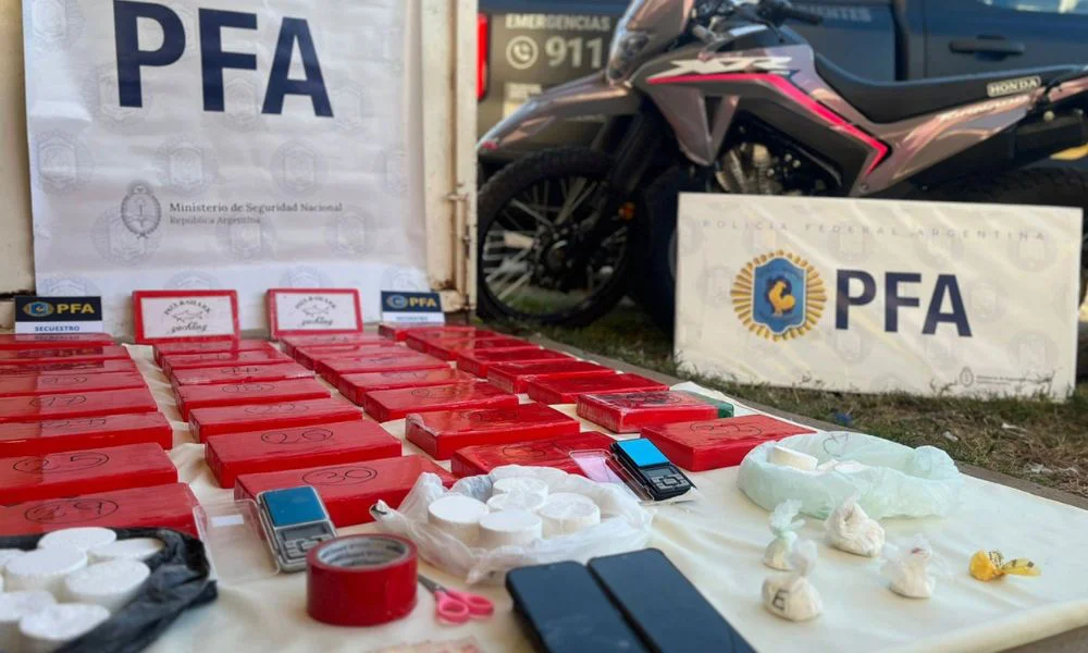 Secuestran más de 35 kilos de cocaína