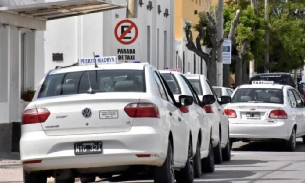 Ebrio atacó a un taxista y agredió a la policía