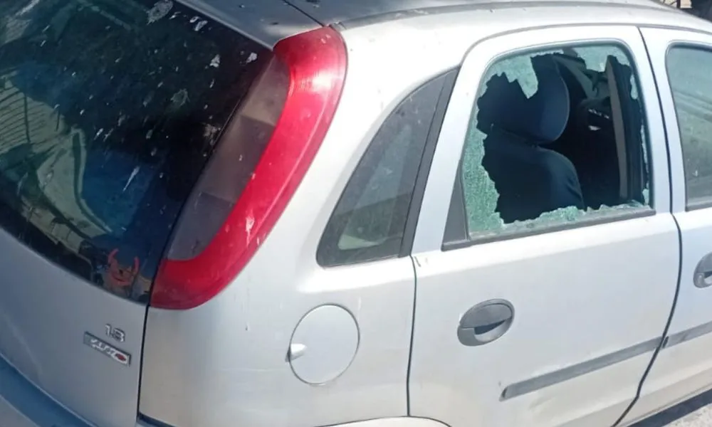 Rompió el vidrio de un auto para robar y quedó detenido