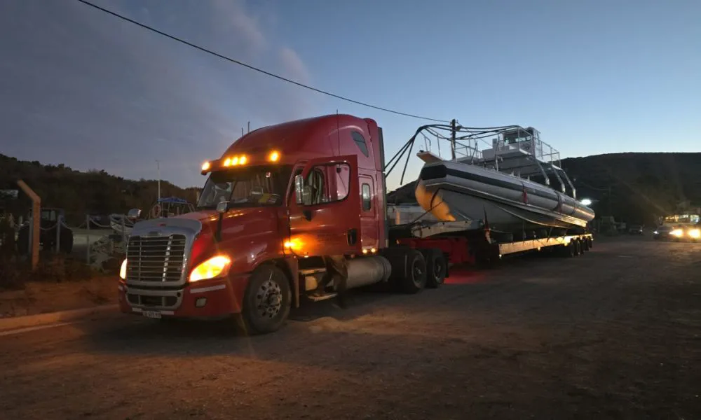 Neva embarcación de Bottazzi para avistaje de ballenas