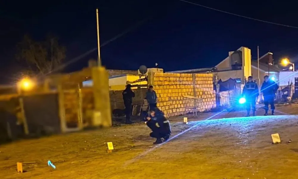 Balearon a un hombre y su hijo en el barrio planta de gas
