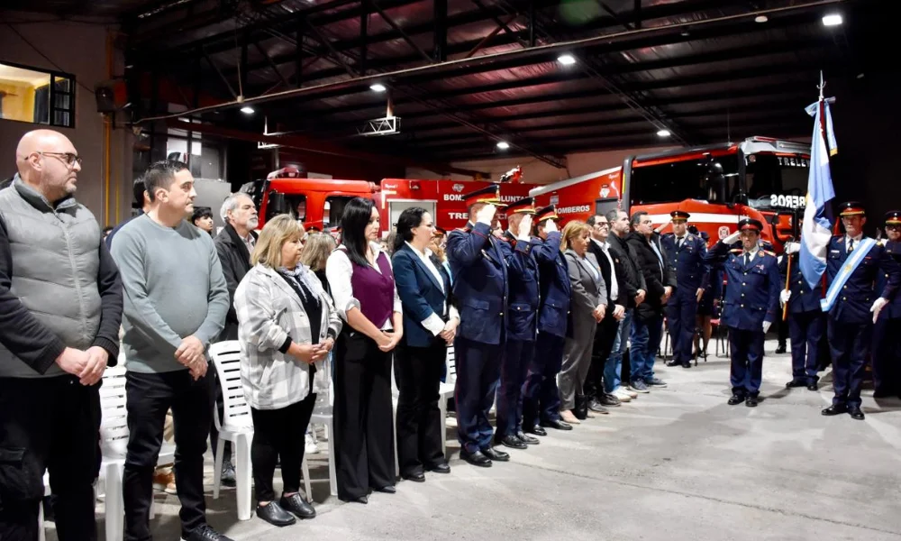 acto por el día del bombero en Trelew