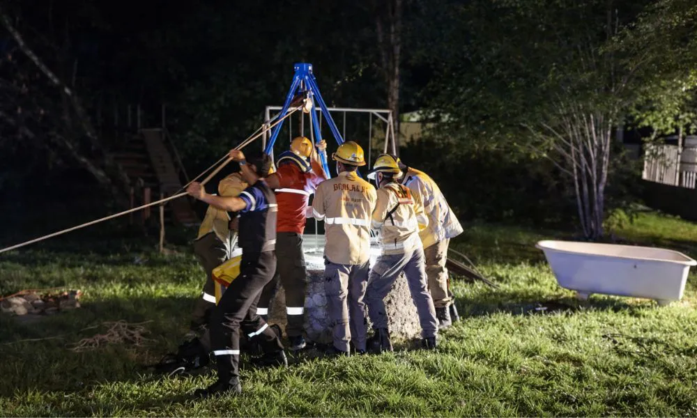 Rescate en Cosquín. Imagen reeditada con IA generativa