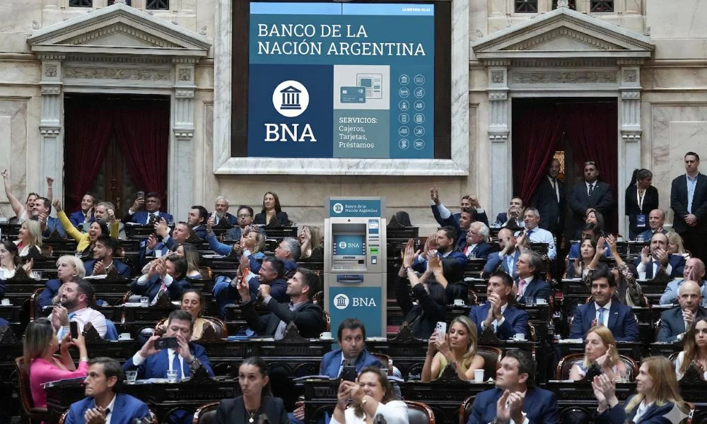 Créditos millonarios a funcionarios y políticos foto ilustrativa