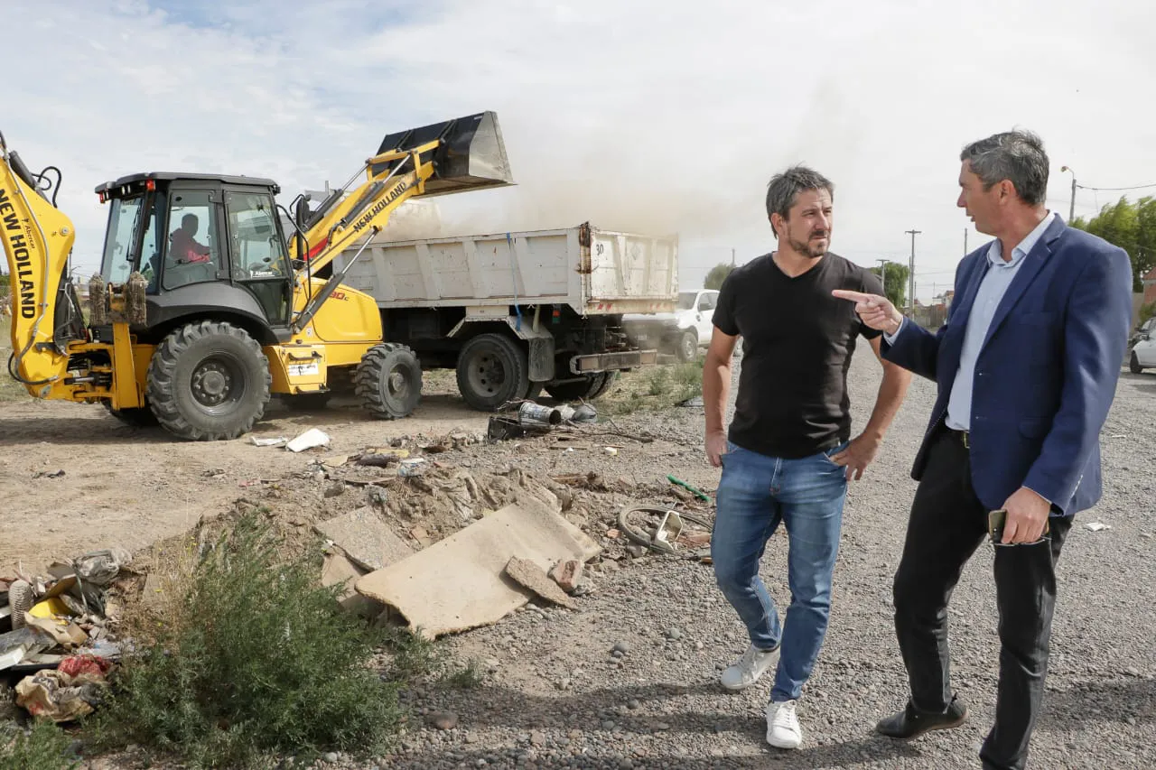 Recuperar espacios verdes en los barrios de Trelew 1