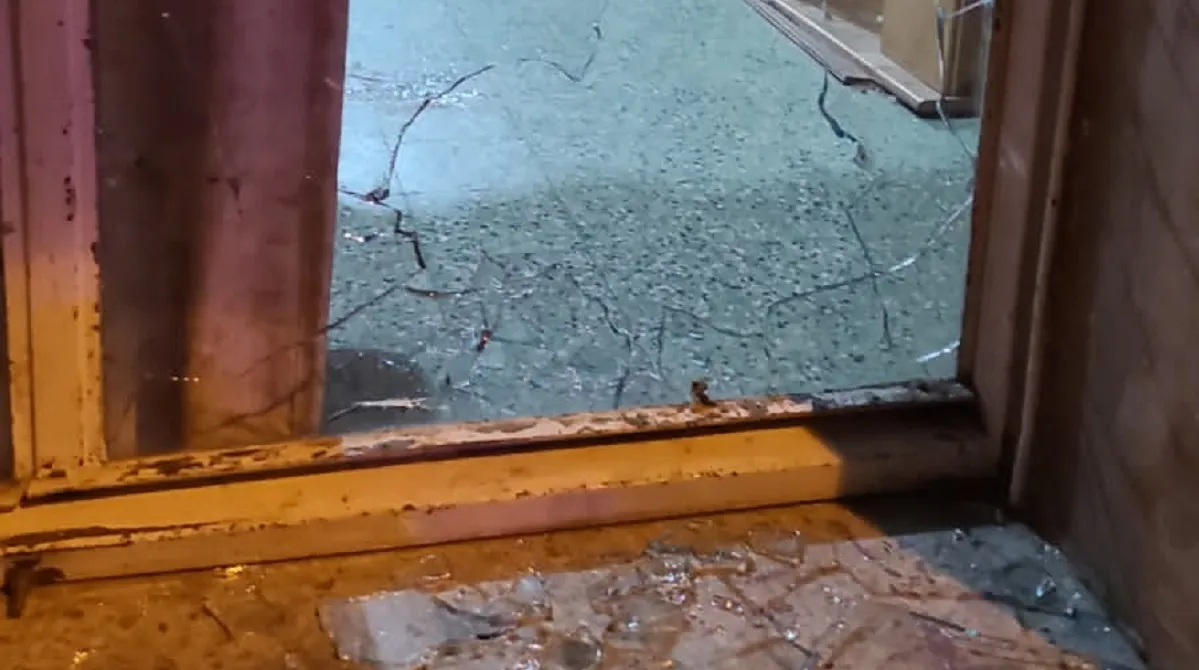 Rompió vidrio casa del ex suegro Comodoro