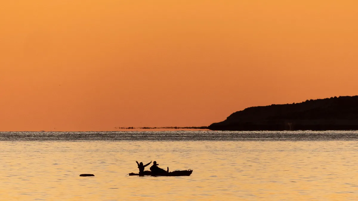 Kayacs y ballenas en Puerto Madryn por Adrián Sander