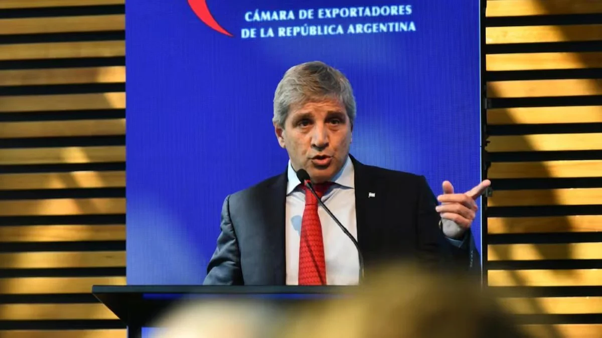 Ministro Luis Caputo