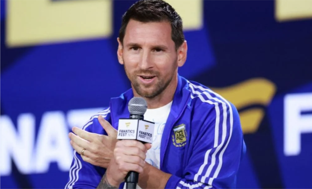 El capitán Messi habló junto a Lionel Scaloni y Emiliano Martínez.
