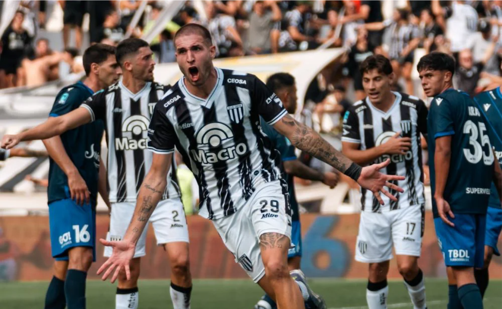 Gimnasia de Mendoza reaccionó a tiempo, dio vuelta un partido adverso.