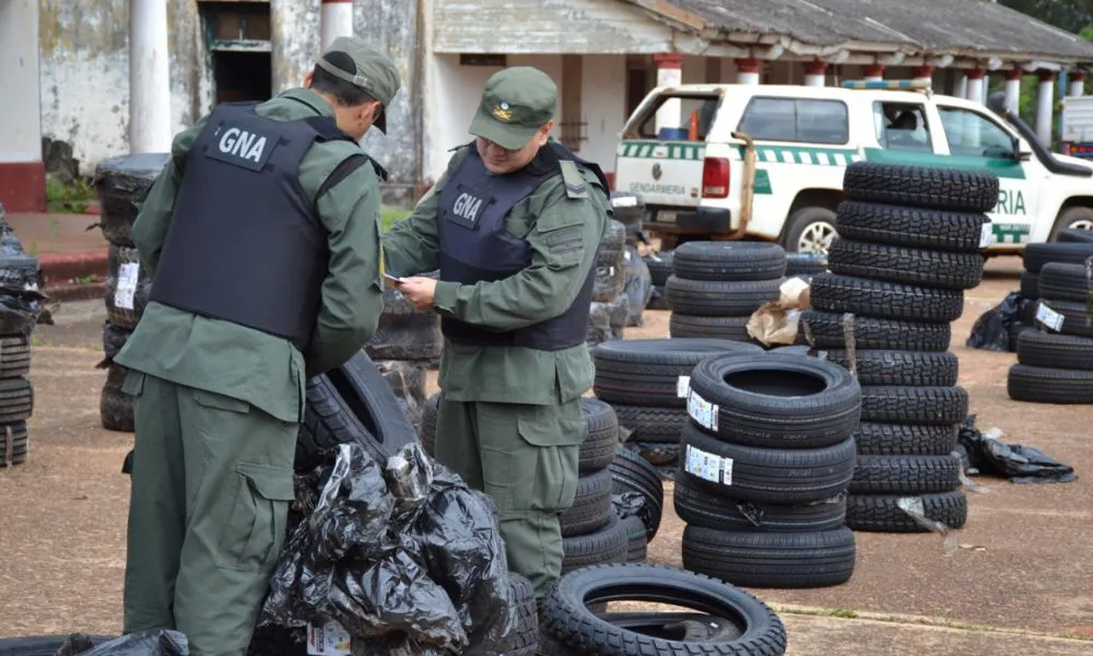 Hallan contrabando de neumáticos