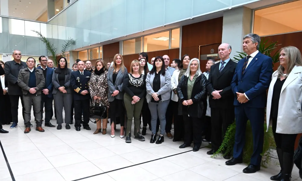 Acto de inauguración y homenaje