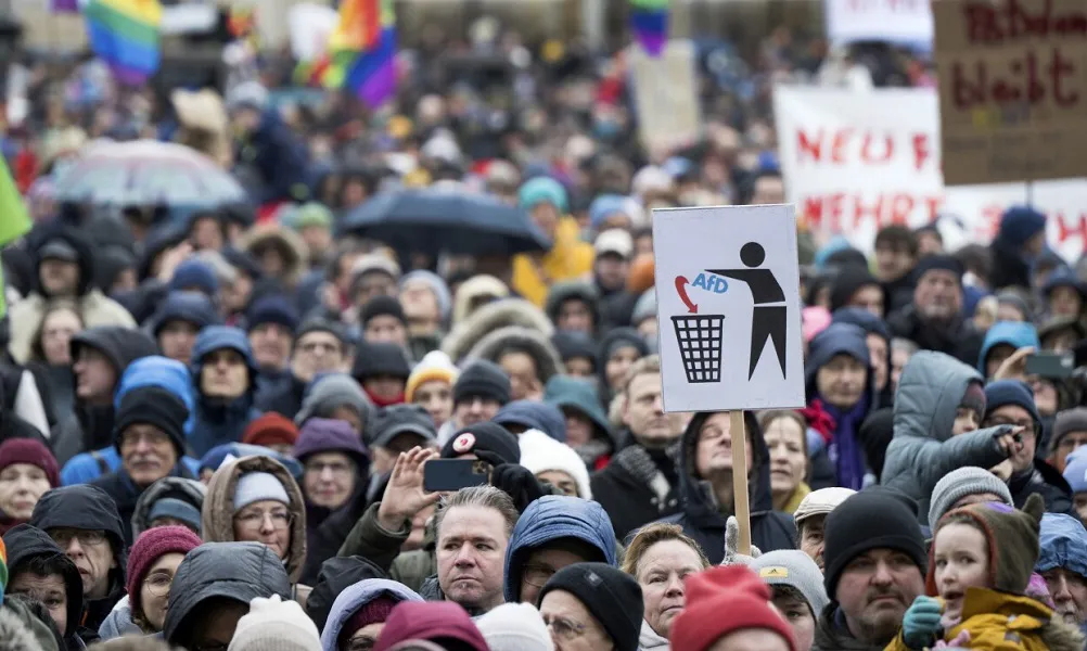 MARCHA CONTRA LA ULTRADERECHA EN ALEMANIA FOTO AP NEWS