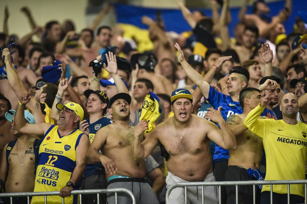 HINCHAS DE BOCA JUNTAN FIRMAS PARA QUE SE VAYA UN HISTÓRICO