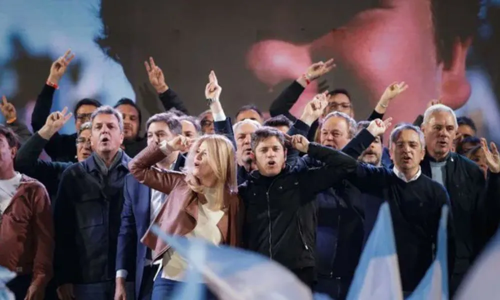 Axel Kicillof celebra el triunfo