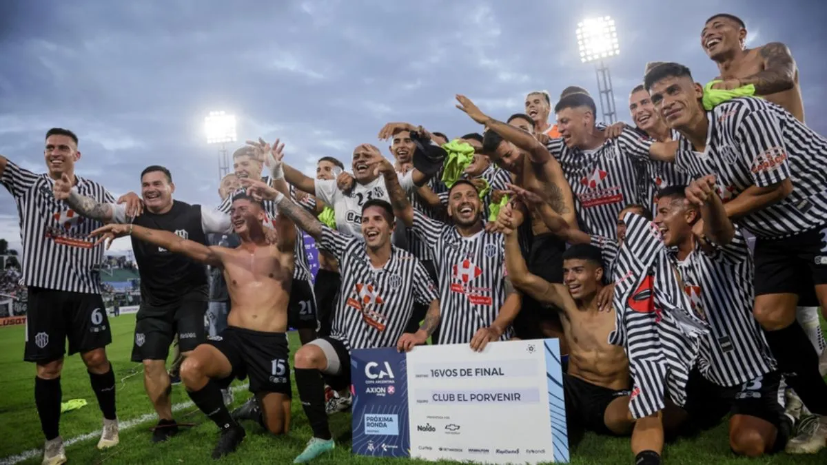 EL PORVENIR DIÓ LA SORPRESA Y ELIMINÓ A LANÚS