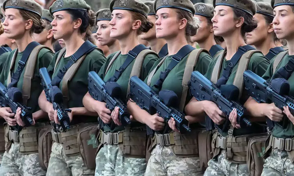 Mujeres ucranianas en las fuerzas armadas