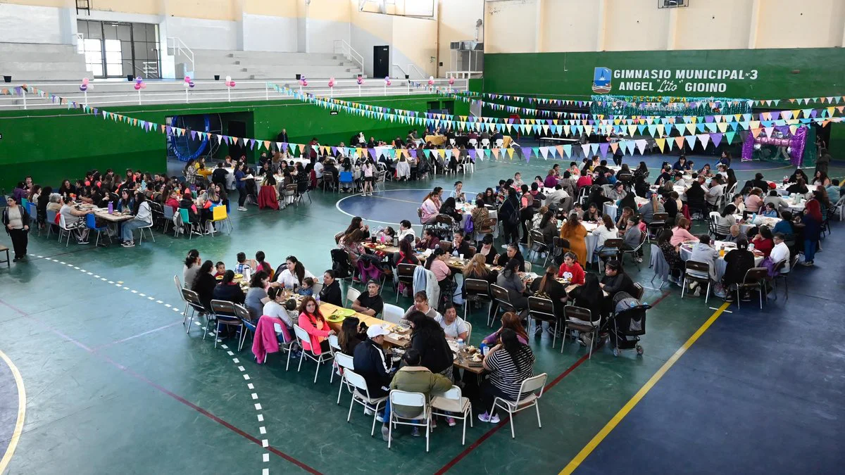 Ignacio Torres en el día de la madre en Comodoro Rivadavia