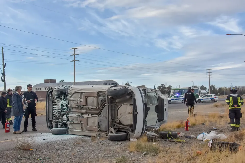 Foto vuelco oeste Trelew