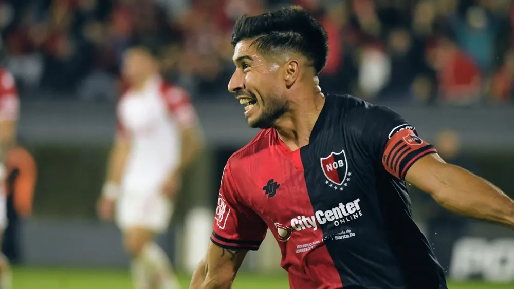 Newells venció a Huracán en el torneo apertura.