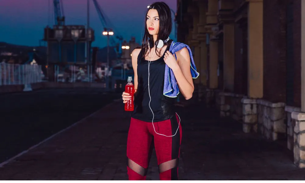 Atleta de noche foto ilustrativa Freepik