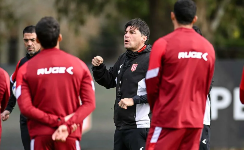 Estudiantes inicia el torneo frente al Rojo después de una semana atípica.
