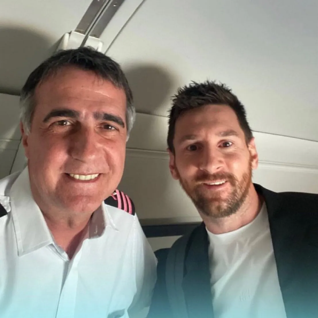 ANTONIO LAJE FUE EL PILOTO DEL AVIÓN QUE TRAJO AL PAÍS A LIONEL MESSI