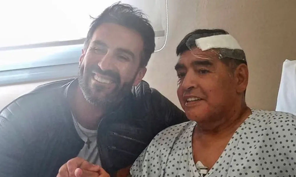 Leopoldo Luque y Diego Maradona tras la operación