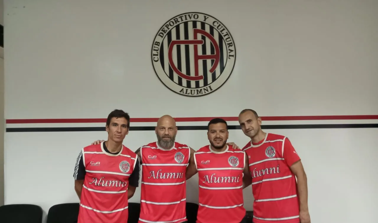 EL TRICOLOR PRESENTÓ A SU NUEVO CUERPO TÉCNICO