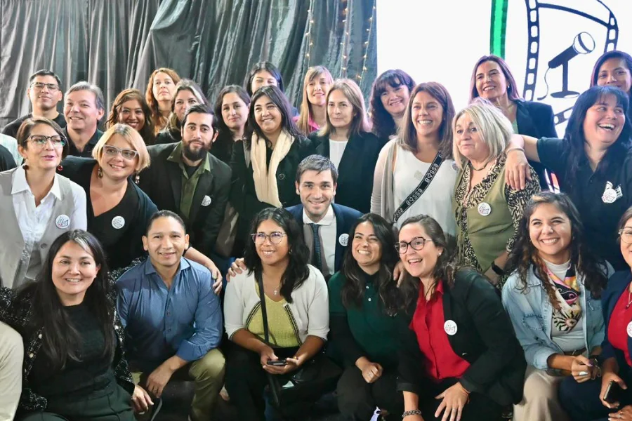 Torres acompañó los festejos por el 50° aniversario de la Escuela 712 y destacó