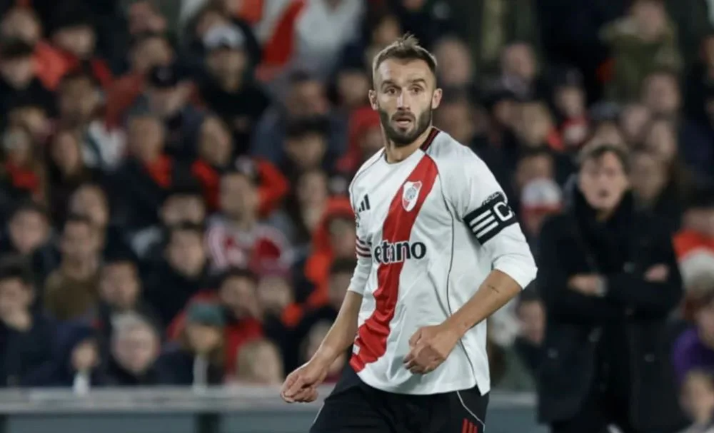 Referentes del plantel solicitaron que revise la decisión de apartar al defensor Germán Pezzella.