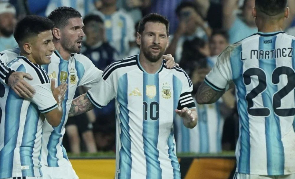 El equipo de Lionel Scaloni cerró la preparación con una victoria contundente ante Islandia.