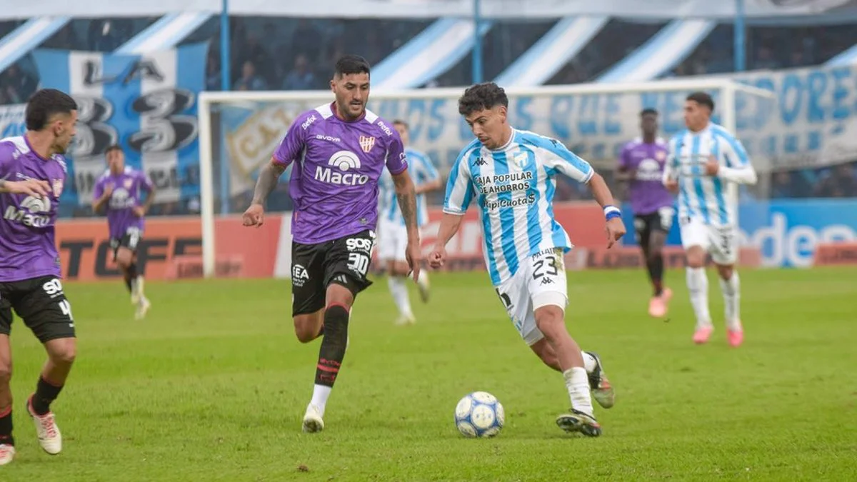 Empate entre Atlético de Tucumán e Instituto. Foto X @ATOficial