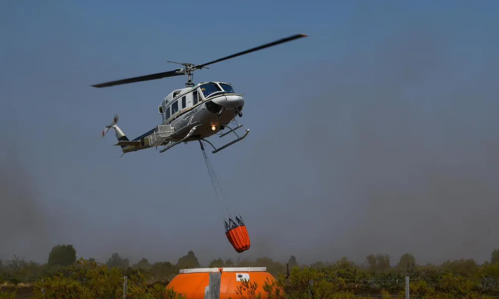 Combate del fuego en la cordillera