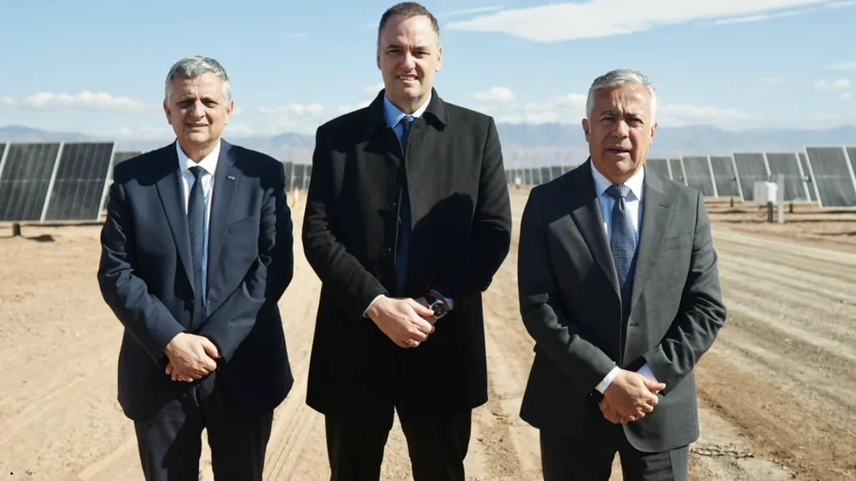 Adorni inauguró en Mendoza un parque fotovoltaico
