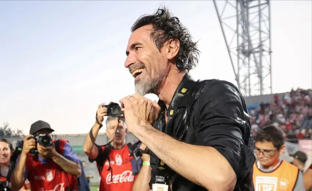 Eduardo Domínguez renovó su contrato con Estudiantes por dos años