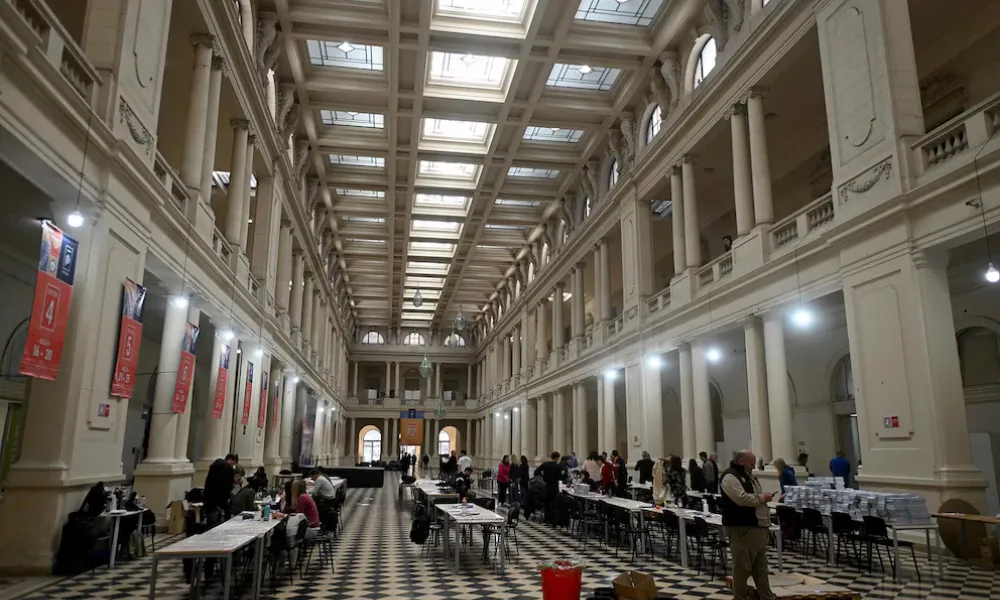 El pasaje Dardo Rocha, donde se concentrará el recuento de votos 