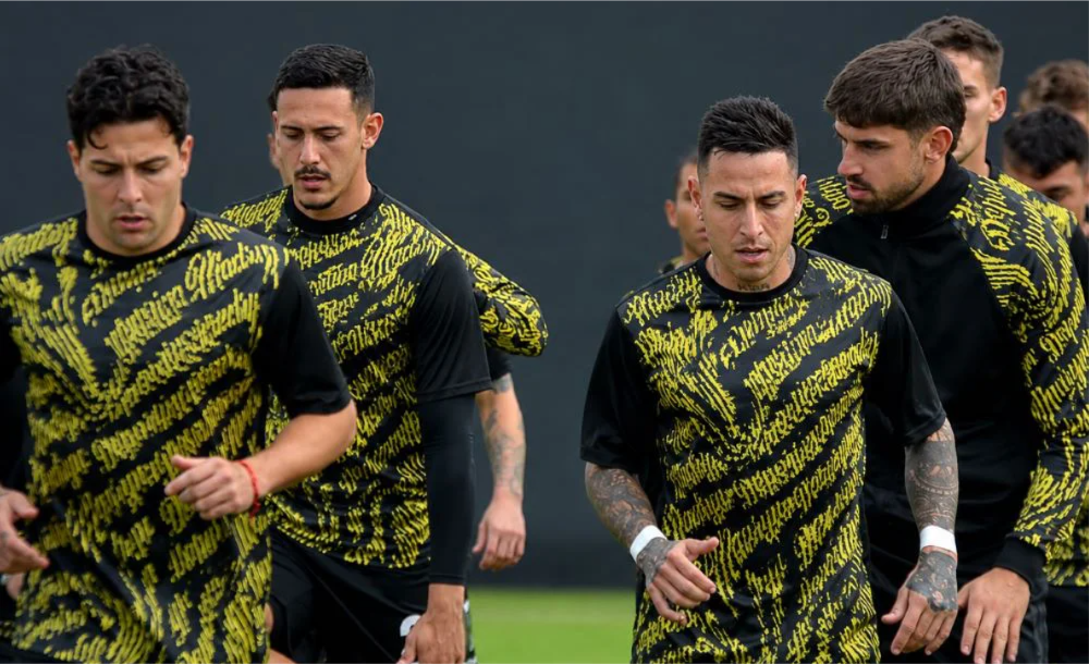 El Aurinegro recibe este domingo al conjunto bonaerense en el Abel Sastre.
