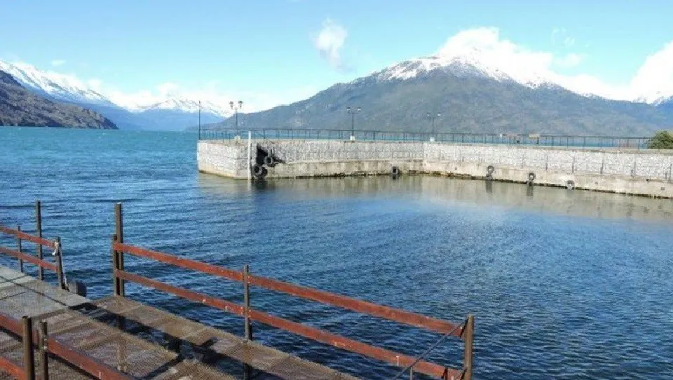 muelle lago puelo