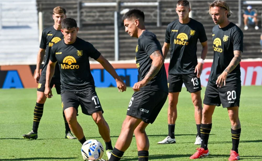 El equipo de Díaz viaja a Santiago con bajas sensibles y la urgencia de sumar.