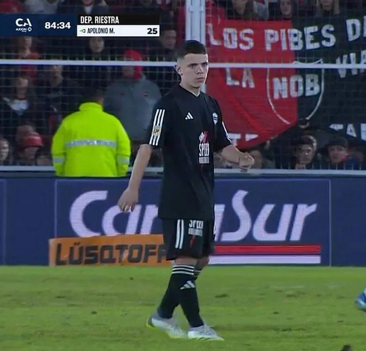 RÉCORD EN EL FÚTBOL ARGENTINO: CON 14 AÑOS DEBUTÓ EN PRIMERA