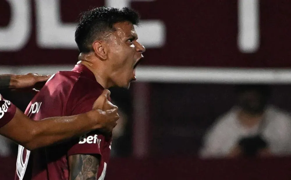 Lanús venció a San Lorenzo por 2-1