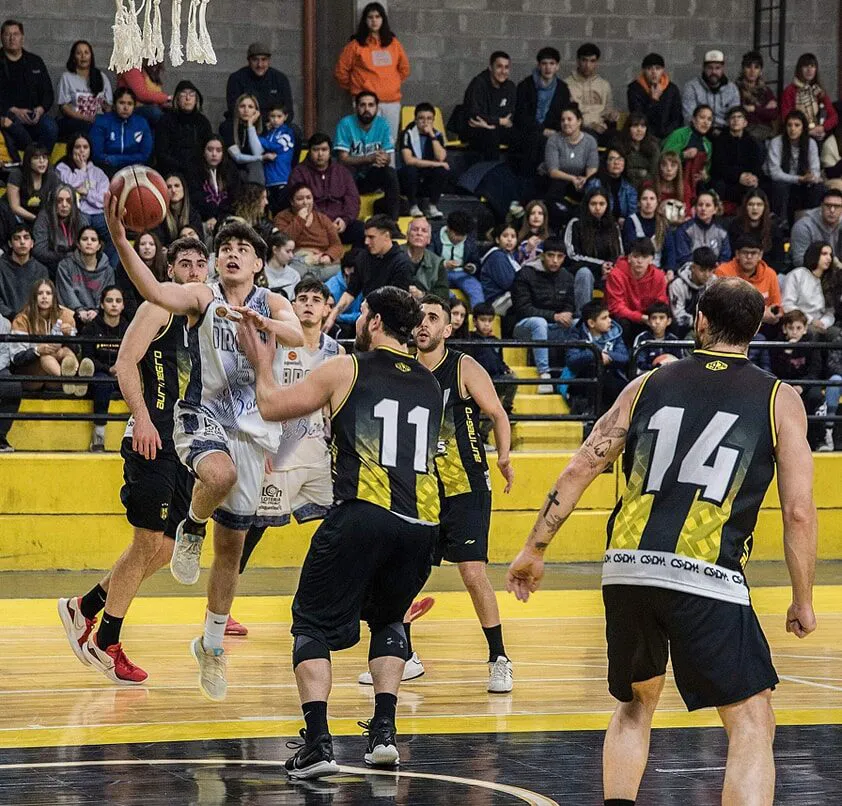 El aurinegro y la banda se miden el miércoles