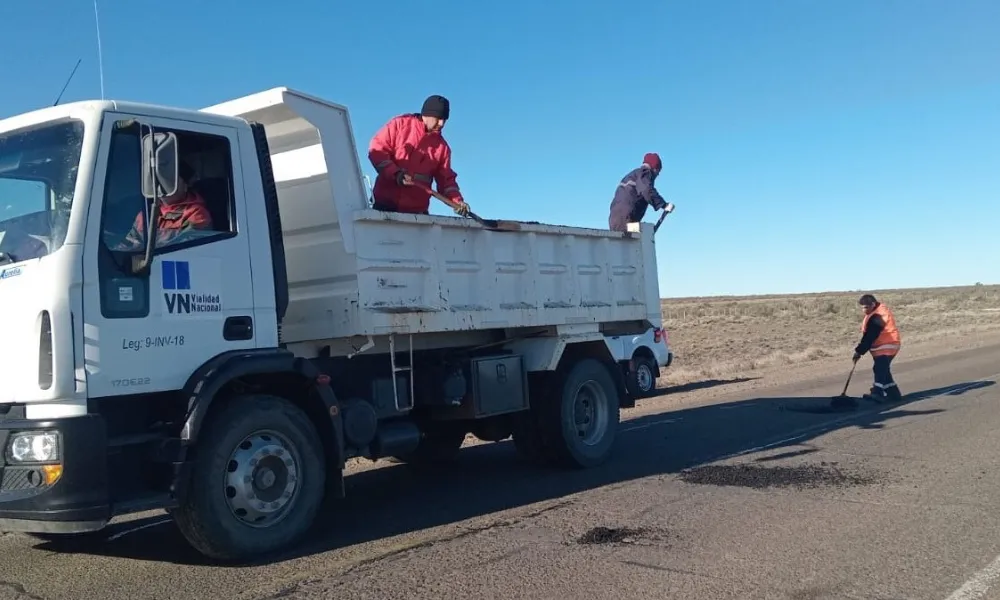 Vialidad Nacional realiza trabajos de bacheo