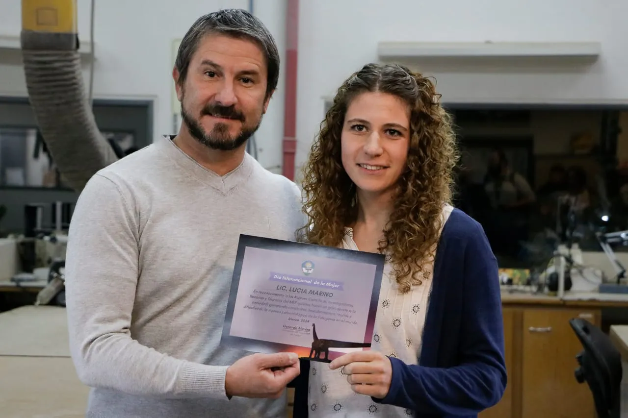 Merino reconocio a mujeres cientificas en Trelew
